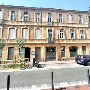 https://le-riquet-4-people-hyper-center-metro.midi-pyreneeshotels.com